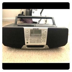 Radio/Cassette/CD Player